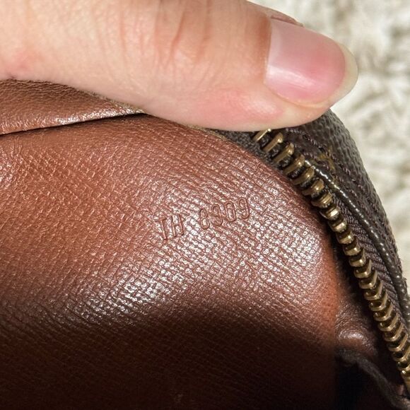 Vintage Luxury LOUIS VUITTON Amazone Crossbody Iconic Coated Canvas Handbag 1989 - Picture 14 of 16